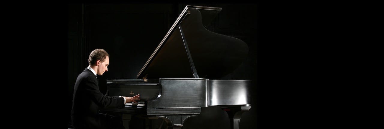 alan-gampel-piano.jpg